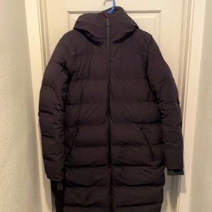 Lululemon puffer coat size 10